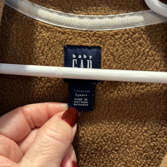 Baby Gap toddler 2 years Sherpa vest - Picture 3 of 3